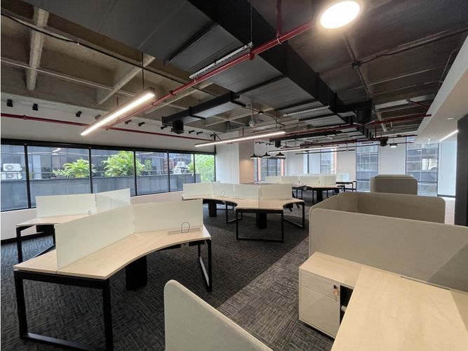 Oficina en arriendo en Milla De Oro, Medellín, 909 m² · foto 3 de 19