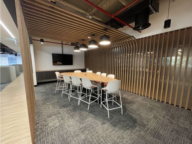 Oficina en arriendo en Milla De Oro, Medellín, 909 m² · foto 7 de 19