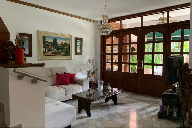Casa de 3 alcobas en venta en El Ingenio, Cali, 199 m² · foto 2 de 17