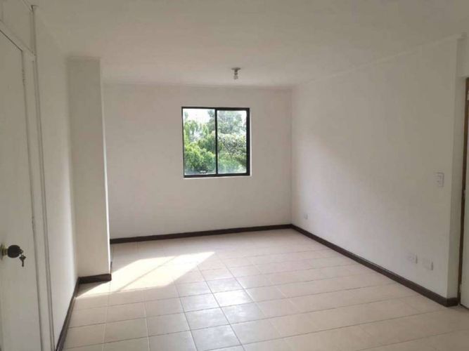 Apartamento de 2 alcobas en arriendo en La Abadia, Medellín, 114 m² · foto 4 de 8