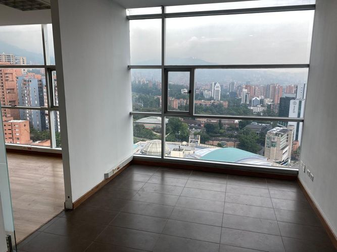 Oficina en arriendo en El Poblado, Medellín, 50 m² · foto 4 de 16