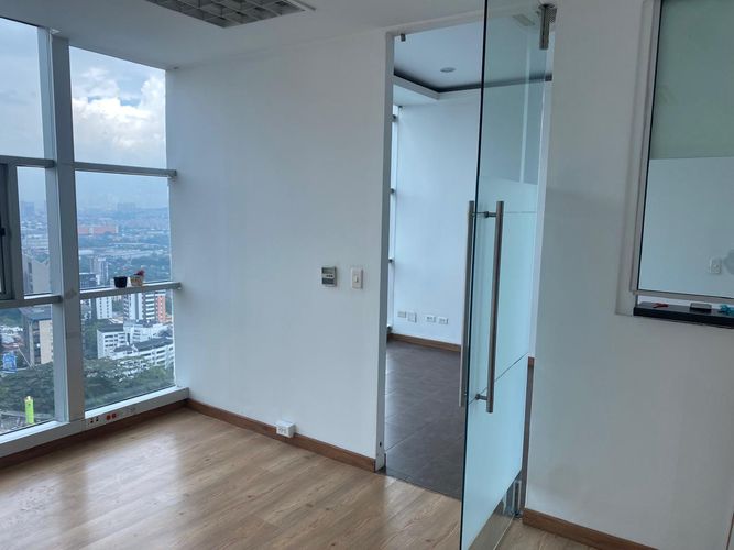 Oficina en arriendo en El Poblado, Medellín, 50 m² · foto 5 de 16