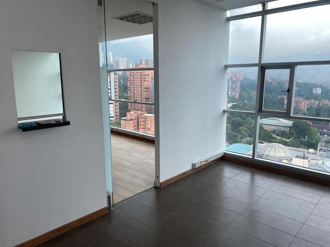 Oficina en arriendo en El Poblado, Medellín, 50 m² · foto 7 de 16