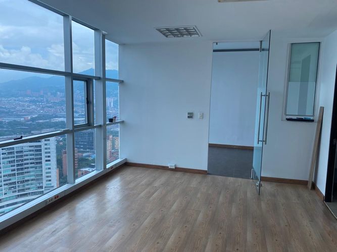 Oficina en arriendo en El Poblado, Medellín, 50 m² · foto 8 de 16