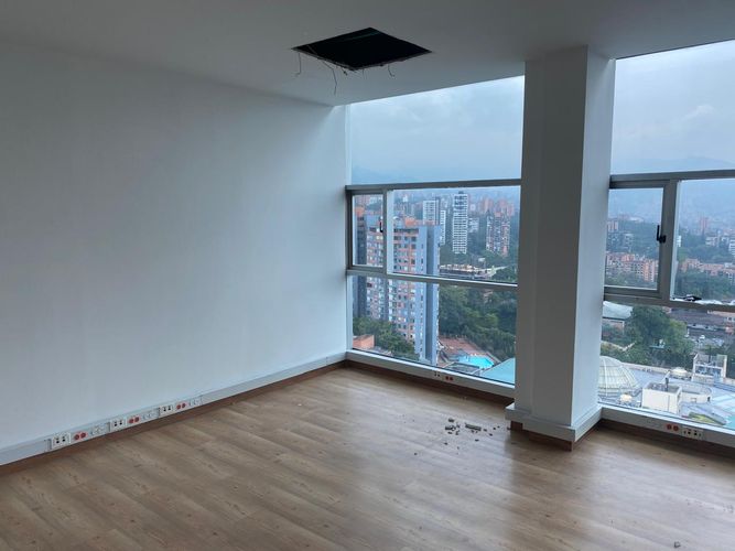 Oficina en arriendo en El Poblado, Medellín, 50 m² · foto 10 de 16