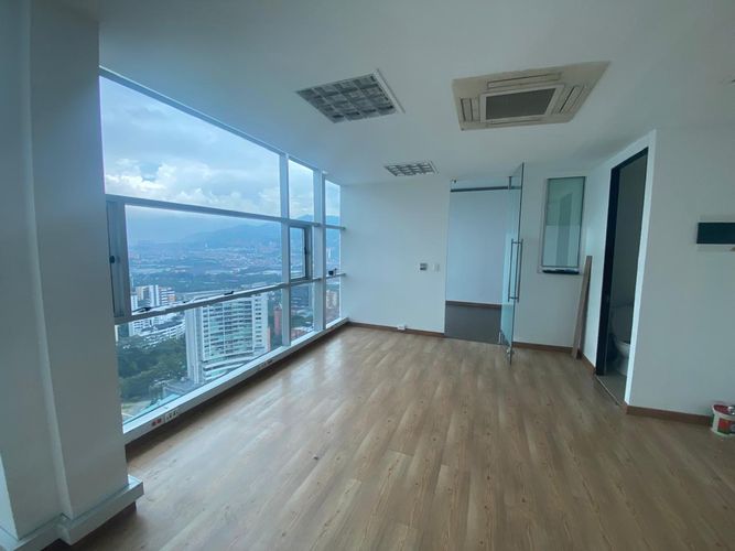 Oficina en arriendo en El Poblado, Medellín, 50 m² · foto 13 de 16