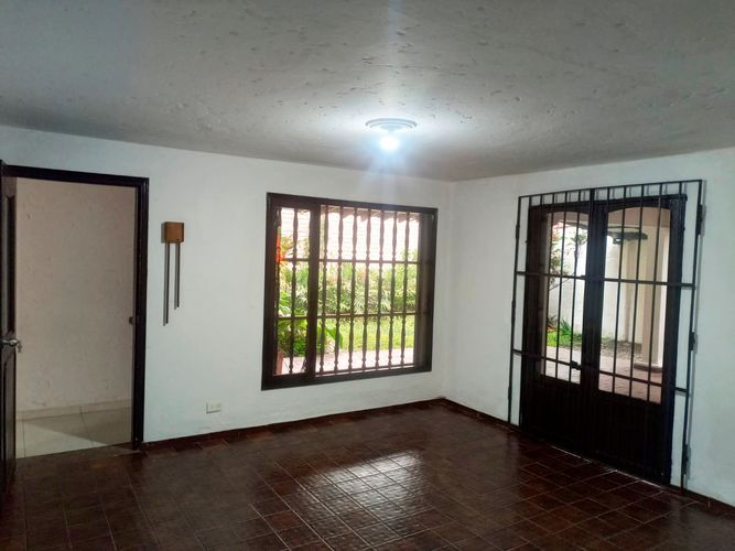 Casa de 6 alcobas en arriendo en El Poblado, Medellín, 520 m² · foto 7 de 20
