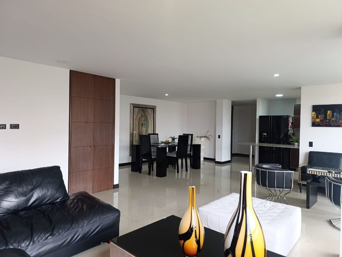 Apartamento de 2 alcobas en arriendo en El Poblado, Medellín, 136 m² · foto 4 de 19