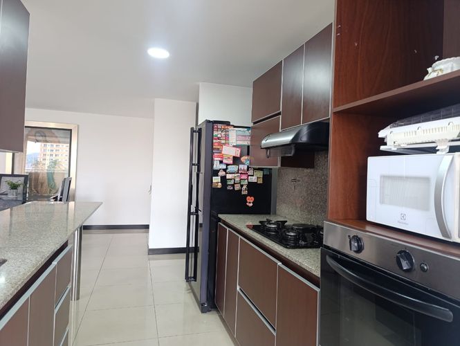Apartamento de 2 alcobas en arriendo en El Poblado, Medellín, 136 m² · foto 6 de 19