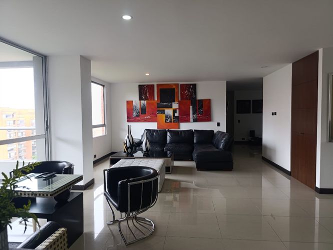 Apartamento de 2 alcobas en arriendo en El Poblado, Medellín, 136 m² · foto 11 de 19
