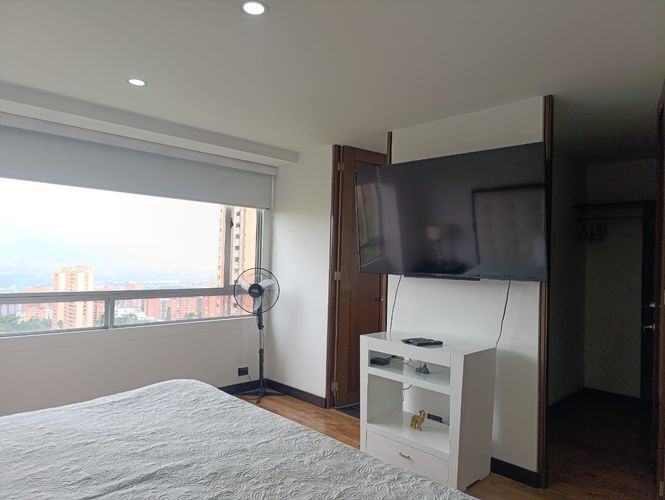 Apartamento de 2 alcobas en arriendo en El Poblado, Medellín, 136 m² · foto 13 de 19