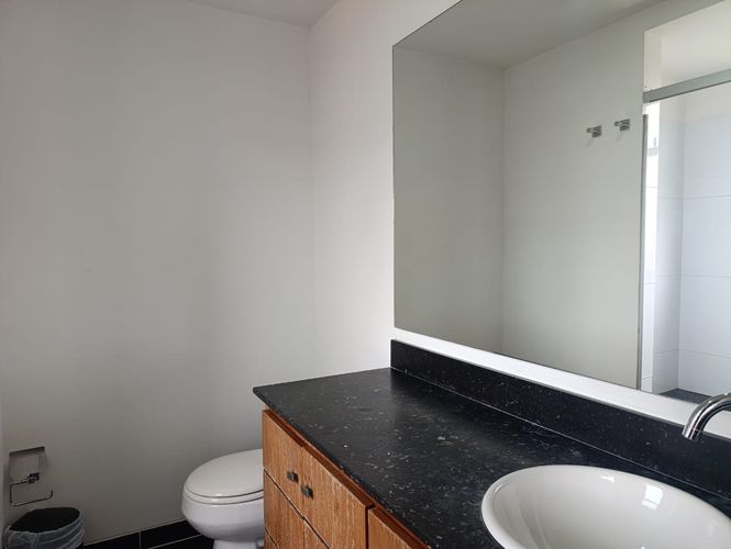 Apartamento de 2 alcobas en arriendo en El Poblado, Medellín, 136 m² · foto 18 de 19