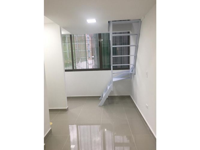 Local en arriendo en La Candelaria, Medellín, 24 m² · foto 3 de 5