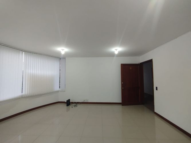 Oficina en arriendo en Pinares, Pereira, 29 m² · foto 3 de 5