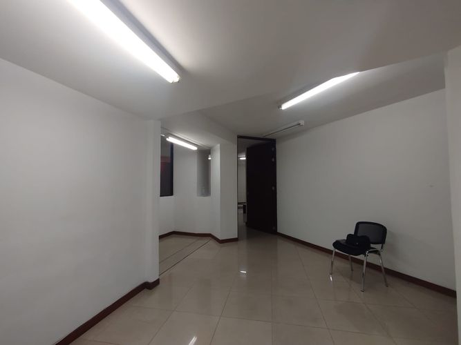 Oficina en venta en Pinares, Pereira, 84 m² · foto 7 de 11