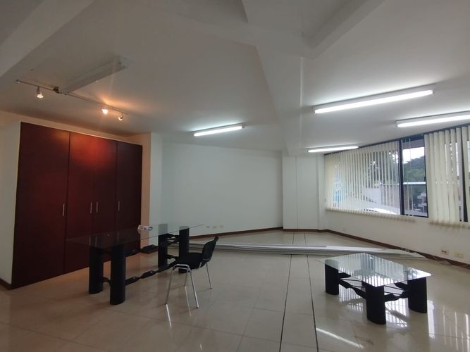 Oficina en arriendo en Pinares, Pereira, 84 m² · foto 4 de 11