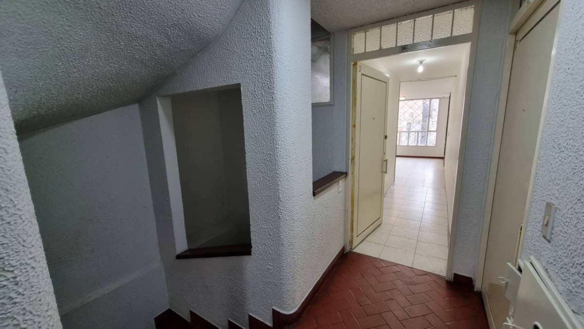 Apartamento en venta en San Martin De Porres I Y Ii, Bogotá · foto 2 de 19