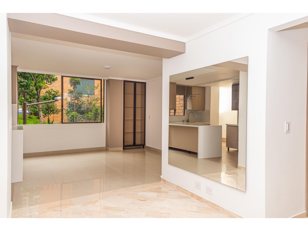 Apartment for sale in Los Balsos, Medellín 2