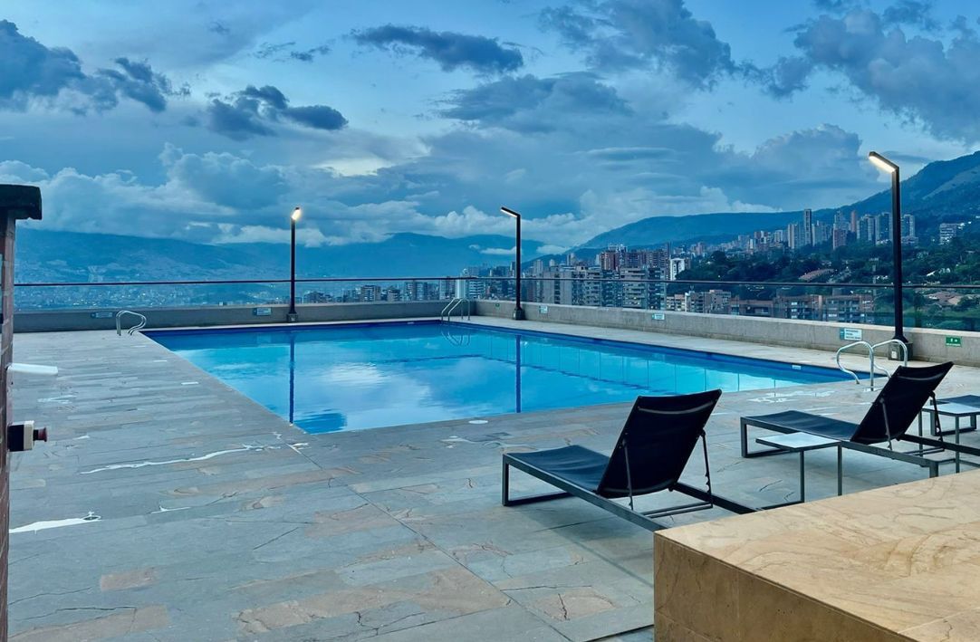 Apartamento en venta en Loma Del Escobero, Envigado · foto 4 de 9