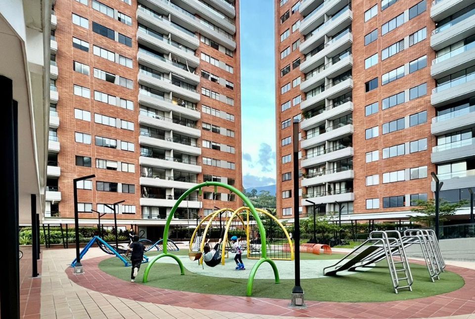 Apartamento en venta en Loma Del Escobero, Envigado · foto 6 de 9