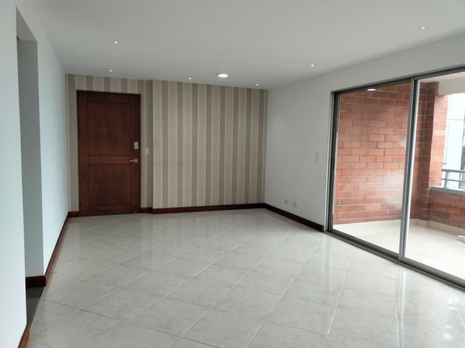 Apartamento de 3 alcobas en arriendo en El Poblado, Medellín, 125 m² · foto 2 de 15