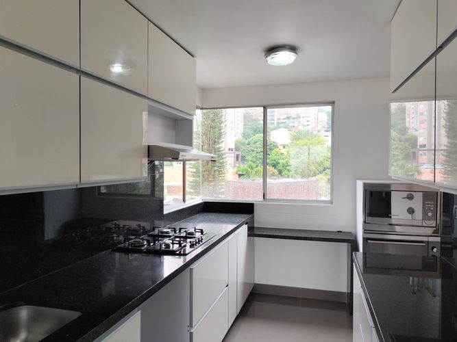 Apartamento de 3 alcobas en arriendo en El Poblado, Medellín, 125 m² · foto 5 de 15