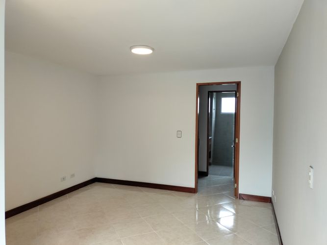 Apartamento de 3 alcobas en arriendo en El Poblado, Medellín, 125 m² · foto 9 de 15