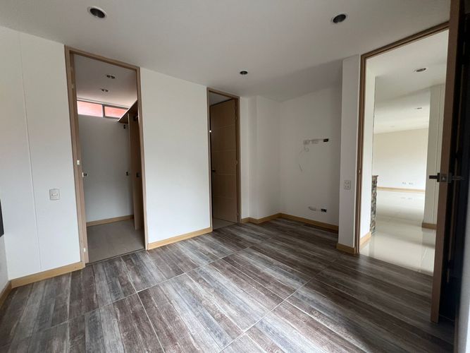 Apartamento de 3 alcobas en arriendo en Loma Del Esmeraldal, Envigado, 87 m² · foto 15 de 18