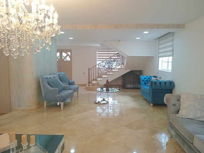 Casa de 4 alcobas en venta en El Poblado, Medellín, 375 m² · foto 3 de 20