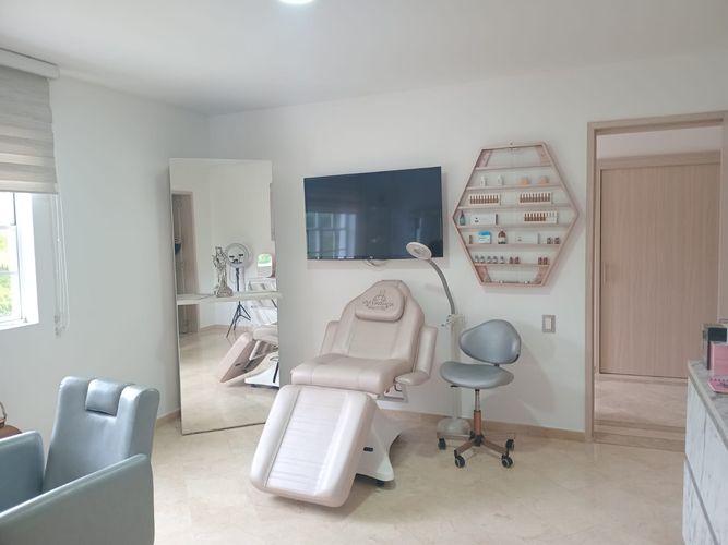 Casa de 4 alcobas en venta en El Poblado, Medellín, 375 m² · foto 9 de 20