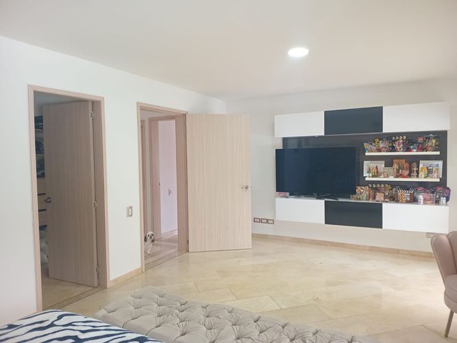Casa de 4 alcobas en venta en El Poblado, Medellín, 375 m² · foto 10 de 20