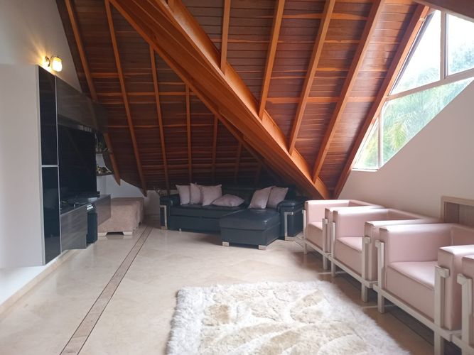 Casa de 4 alcobas en venta en El Poblado, Medellín, 375 m² · foto 13 de 20