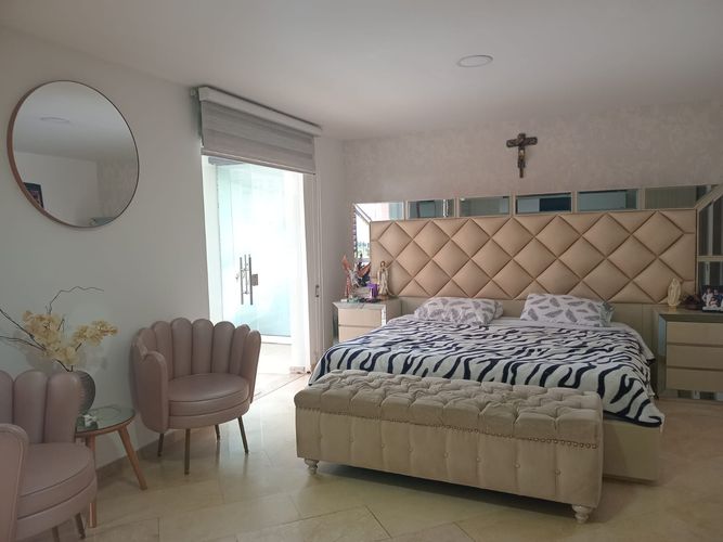 Casa de 4 alcobas en venta en El Poblado, Medellín, 375 m² · foto 15 de 20