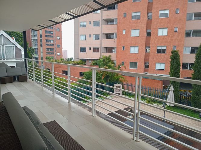 Casa de 4 alcobas en venta en El Poblado, Medellín, 375 m² · foto 18 de 20