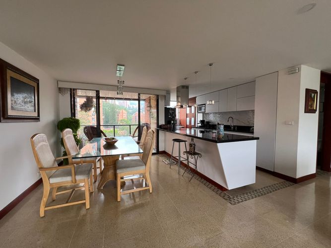 Apartamento de 3 alcobas en venta en Santa María De Los Ángeles, Medellín, 139 m² · foto 2 de 17
