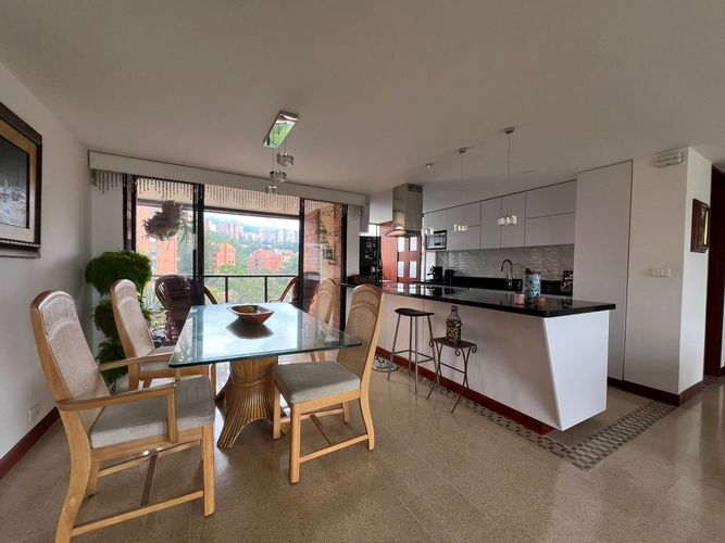 Apartamento de 3 alcobas en venta en Santa María De Los Ángeles, Medellín, 139 m² · foto 5 de 17