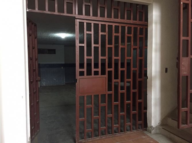 Edificio en arriendo en El Piloto, Cali, 100 m² · foto 4 de 24