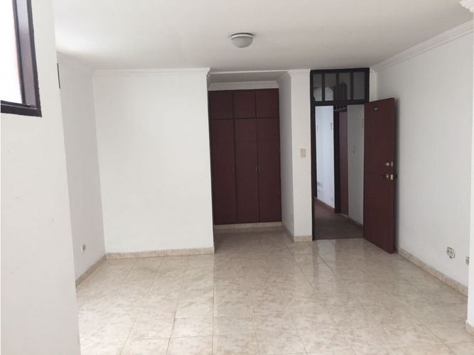 Edificio en arriendo en El Piloto, Cali, 100 m² · foto 11 de 24