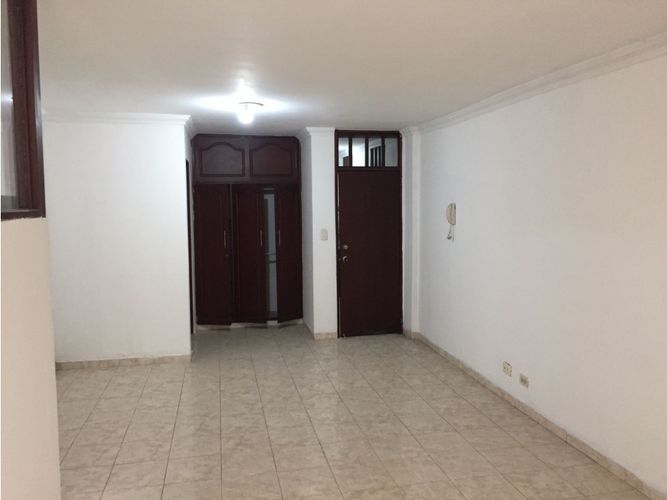 Edificio en arriendo en El Piloto, Cali, 100 m² · foto 13 de 24