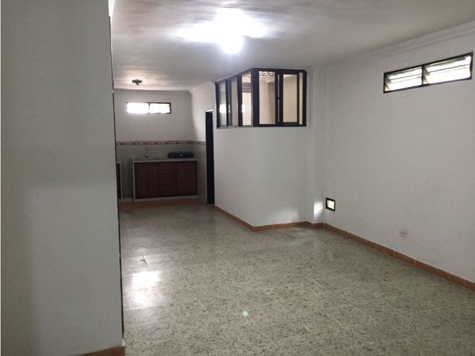 Edificio en arriendo en El Piloto, Cali, 100 m² · foto 23 de 24