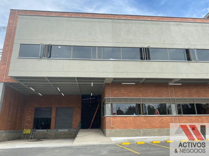 Bodega en arriendo en Zona Franca, Rionegro, 1923 m² · foto 2 de 11