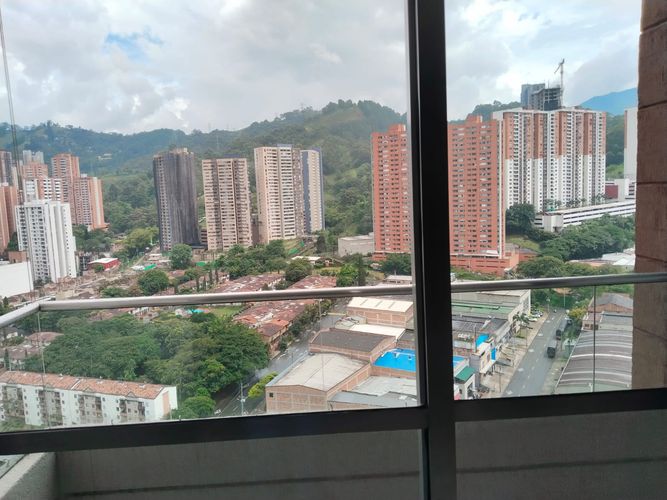Apartamento en venta en Prados De Sabaneta, Sabaneta · foto 3 de 9
