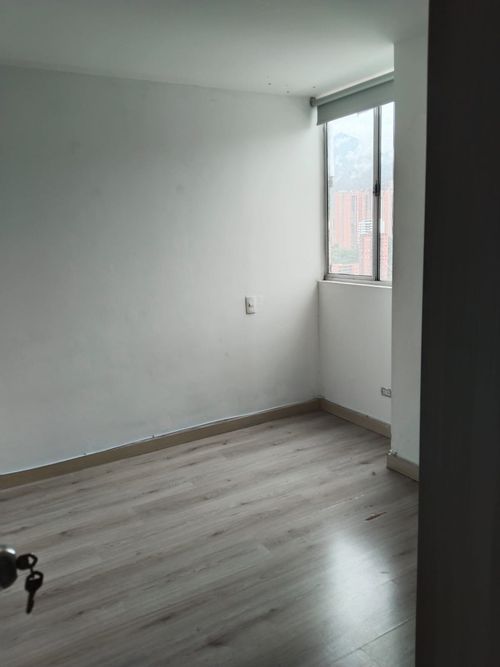 Apartamento en venta en Prados De Sabaneta, Sabaneta · foto 5 de 9