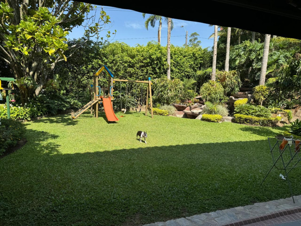 Casa en venta en Altos del poblado, Medellín [No disponible] 4