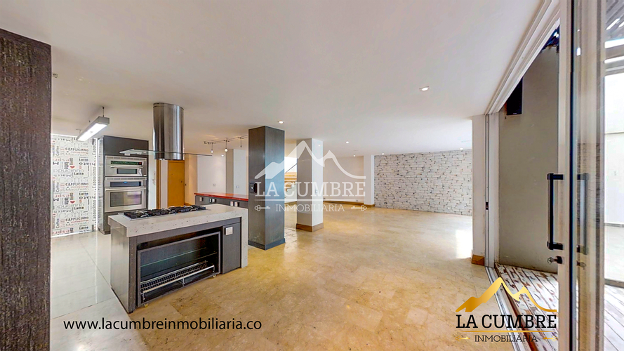 Casa de 4 alcobas en arriendo en San Lucas, Medellín, 237 m² · foto 3 de 22