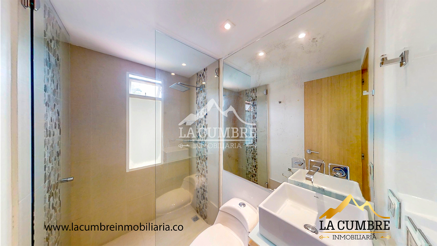 Casa de 4 alcobas en arriendo en San Lucas, Medellín, 237 m² · foto 14 de 22
