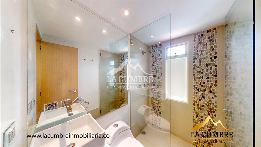 Casa de 4 alcobas en arriendo en San Lucas, Medellín, 237 m² · foto 17 de 22