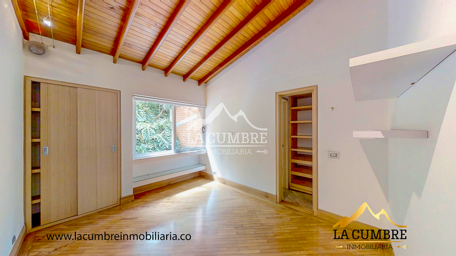 Casa de 4 alcobas en arriendo en San Lucas, Medellín, 237 m² · foto 19 de 22