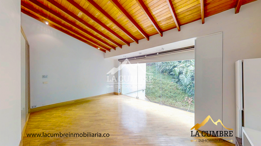 Casa de 4 alcobas en arriendo en San Lucas, Medellín, 237 m² · foto 20 de 22
