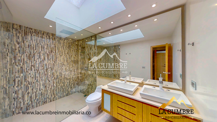 Casa de 4 alcobas en arriendo en San Lucas, Medellín, 237 m² · foto 21 de 22